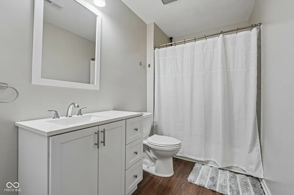 3962 Braddock Road Indianapolis, IN 46268