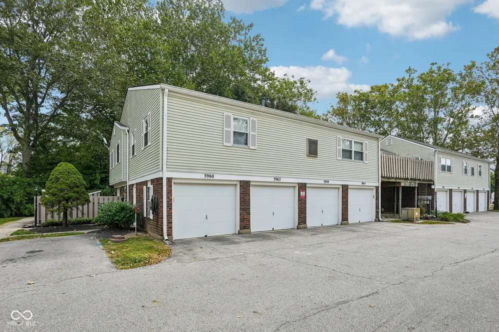 3962 Braddock Road Indianapolis, IN 46268