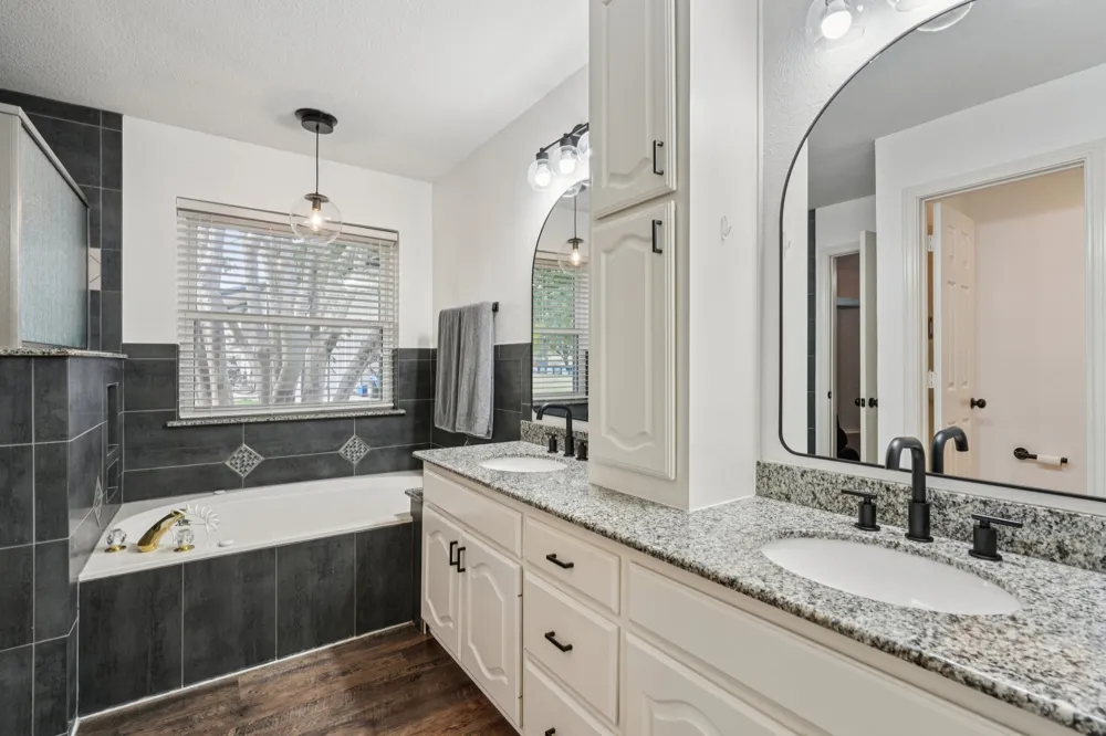 10072 Manor Way Forney, TX 75126