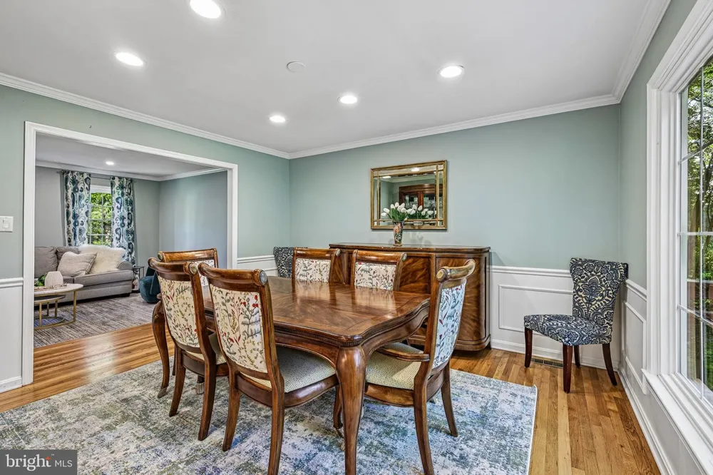 1360 SNOW MEADOW LANE Mclean, VA 22102