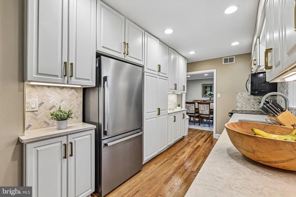 1360 SNOW MEADOW LANE Mclean, VA 22102