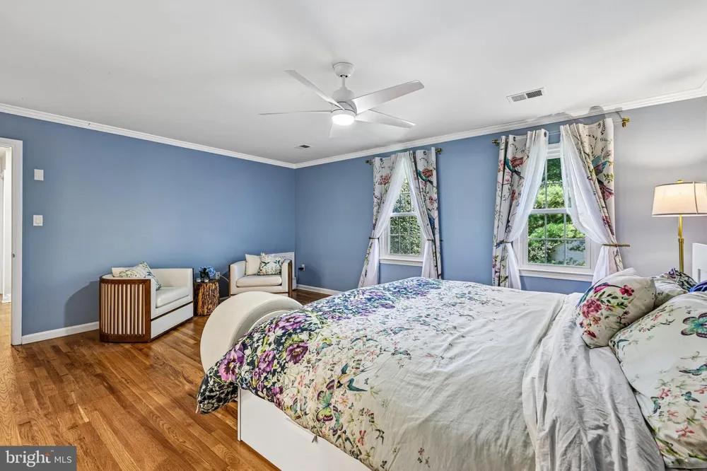 1360 SNOW MEADOW LANE Mclean, VA 22102