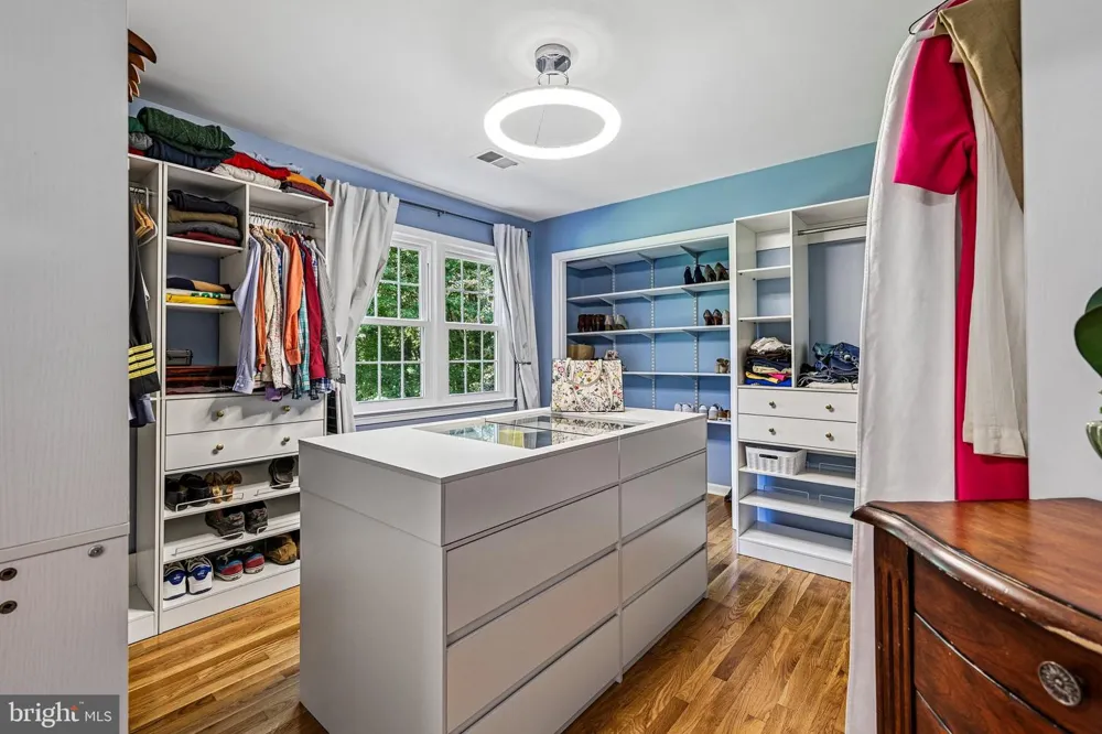 1360 SNOW MEADOW LANE Mclean, VA 22102