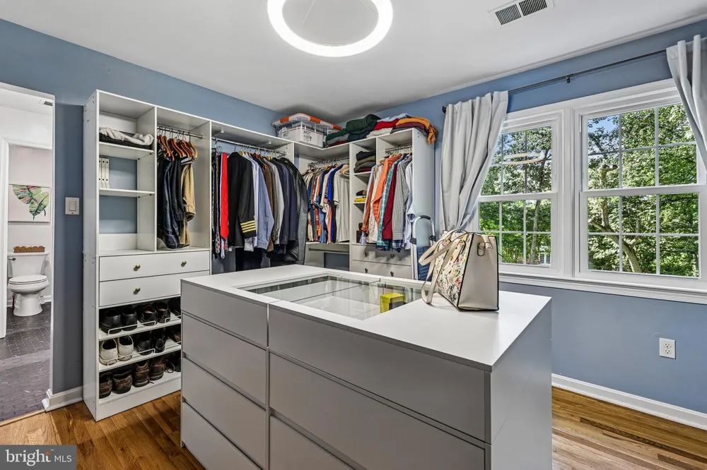 1360 SNOW MEADOW LANE Mclean, VA 22102