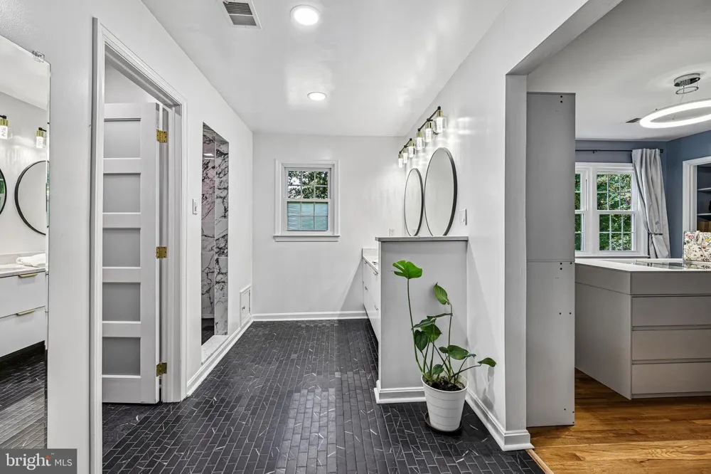 1360 SNOW MEADOW LANE Mclean, VA 22102