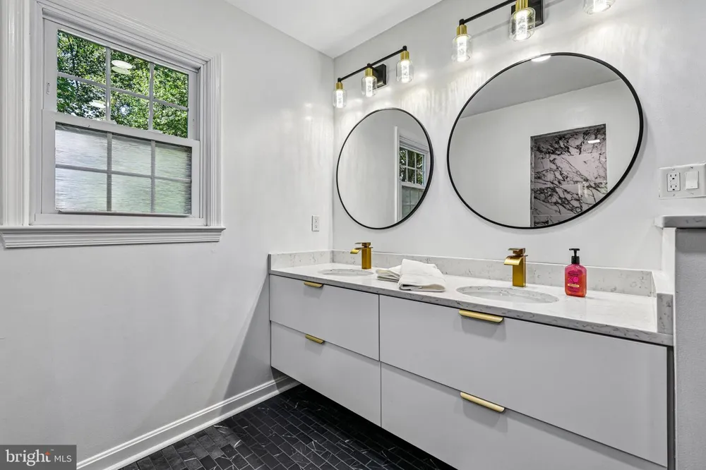 1360 SNOW MEADOW LANE Mclean, VA 22102