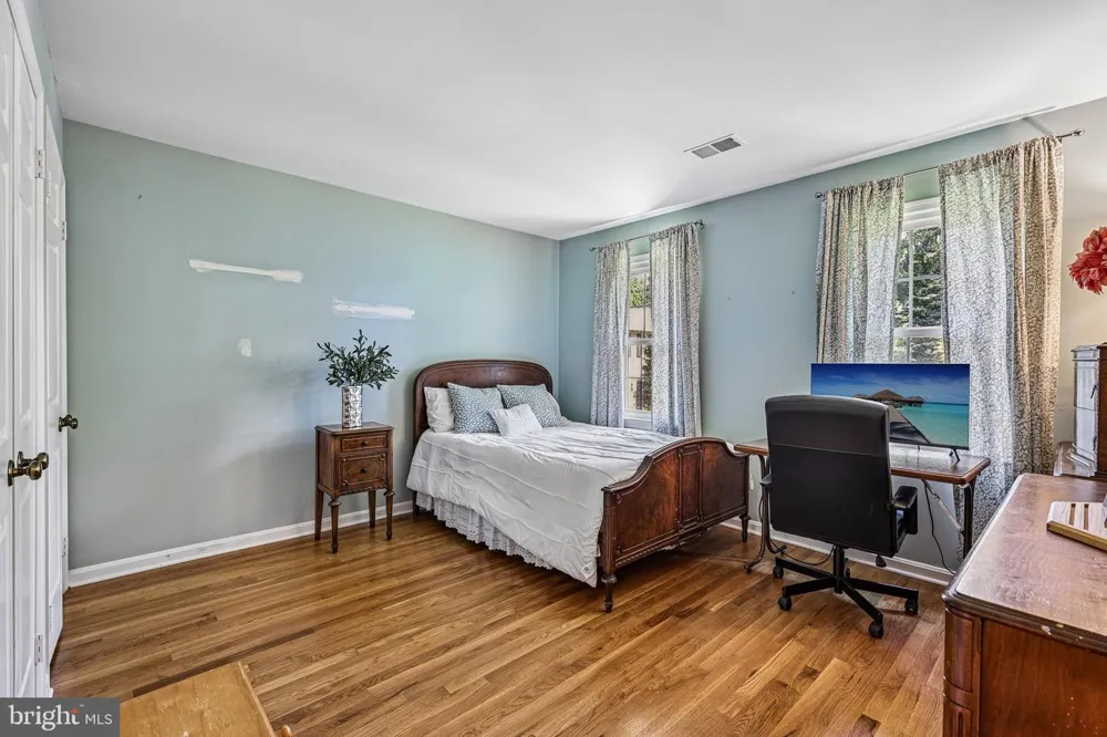 1360 SNOW MEADOW LANE Mclean, VA 22102