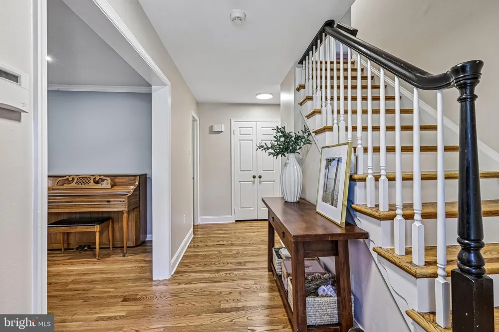 1360 SNOW MEADOW LANE Mclean, VA 22102