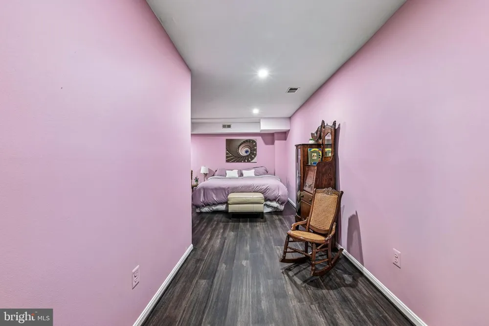 1360 SNOW MEADOW LANE Mclean, VA 22102
