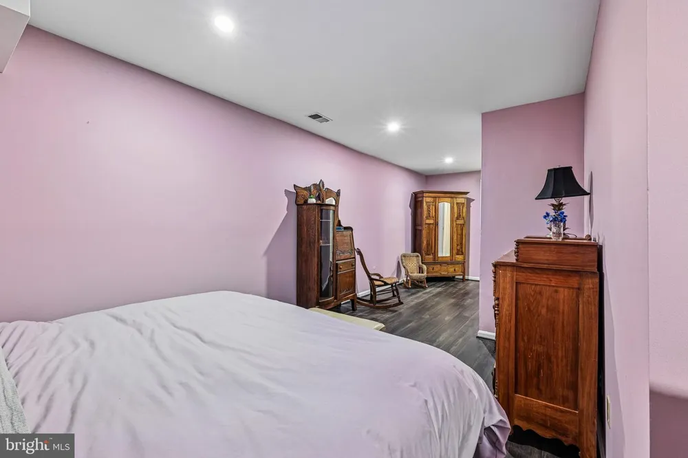 1360 SNOW MEADOW LANE Mclean, VA 22102