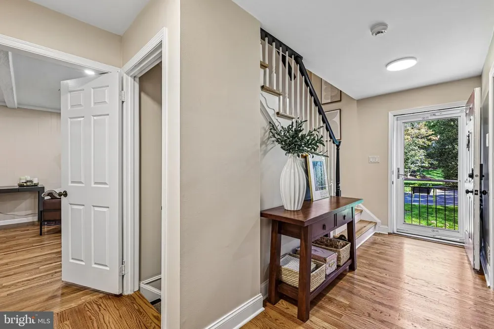 1360 SNOW MEADOW LANE Mclean, VA 22102