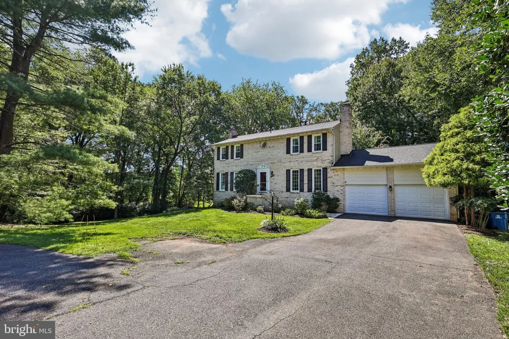 1360 SNOW MEADOW LANE Mclean, VA 22102