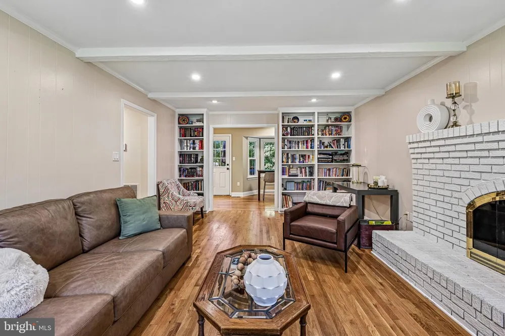 1360 SNOW MEADOW LANE Mclean, VA 22102