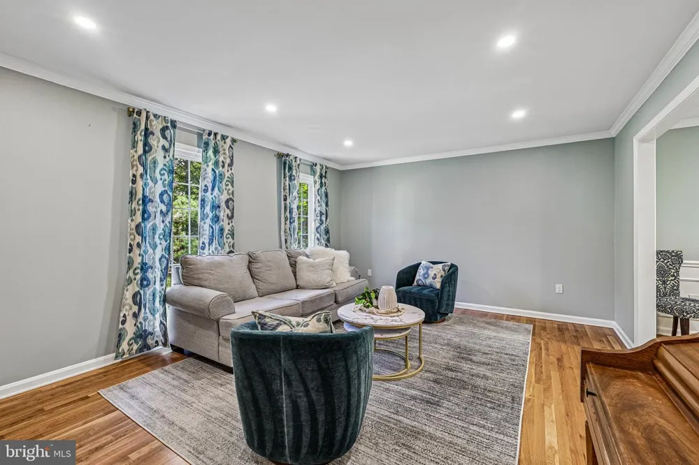 1360 SNOW MEADOW LANE Mclean, VA 22102