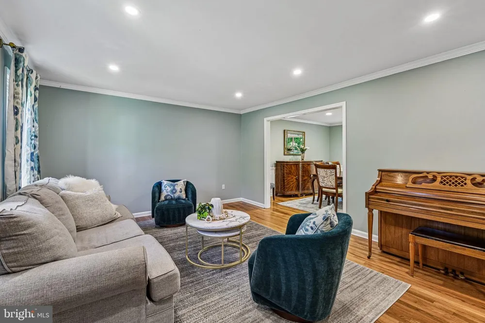 1360 SNOW MEADOW LANE Mclean, VA 22102