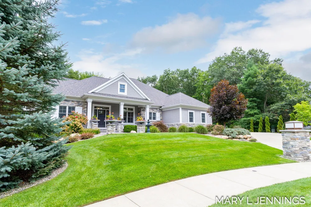 18624 Coventry Circle Spring Lake, MI 49456
