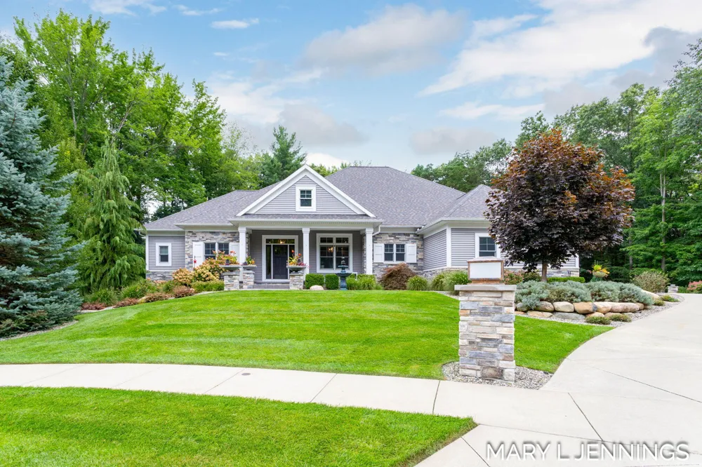 18624 Coventry Circle Spring Lake, MI 49456