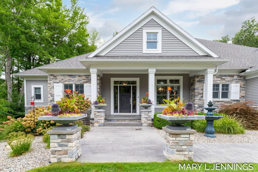 18624 Coventry Circle Spring Lake, MI 49456