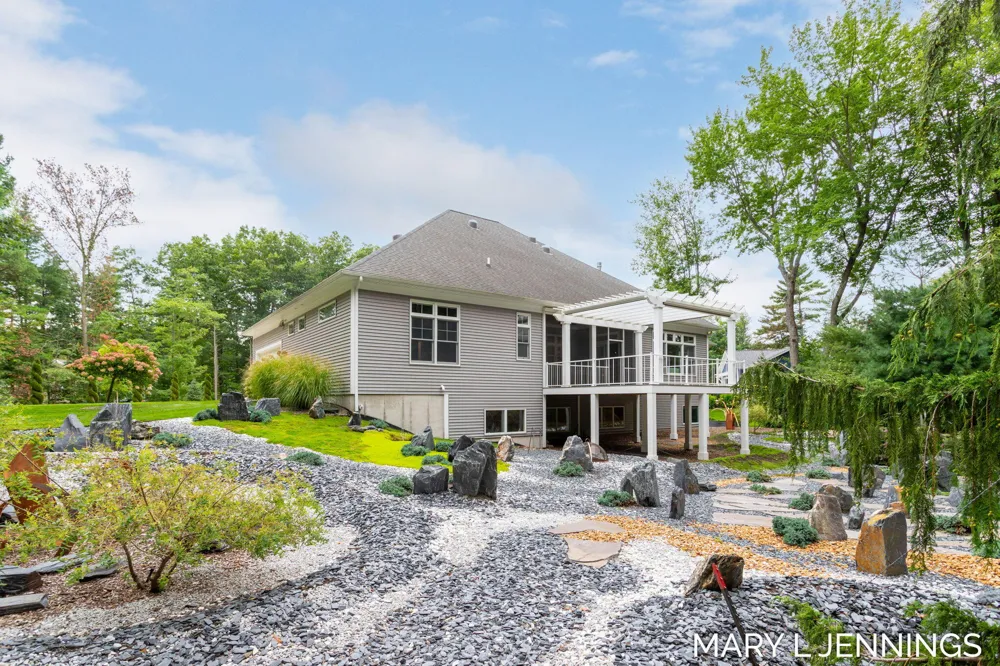 18624 Coventry Circle Spring Lake, MI 49456