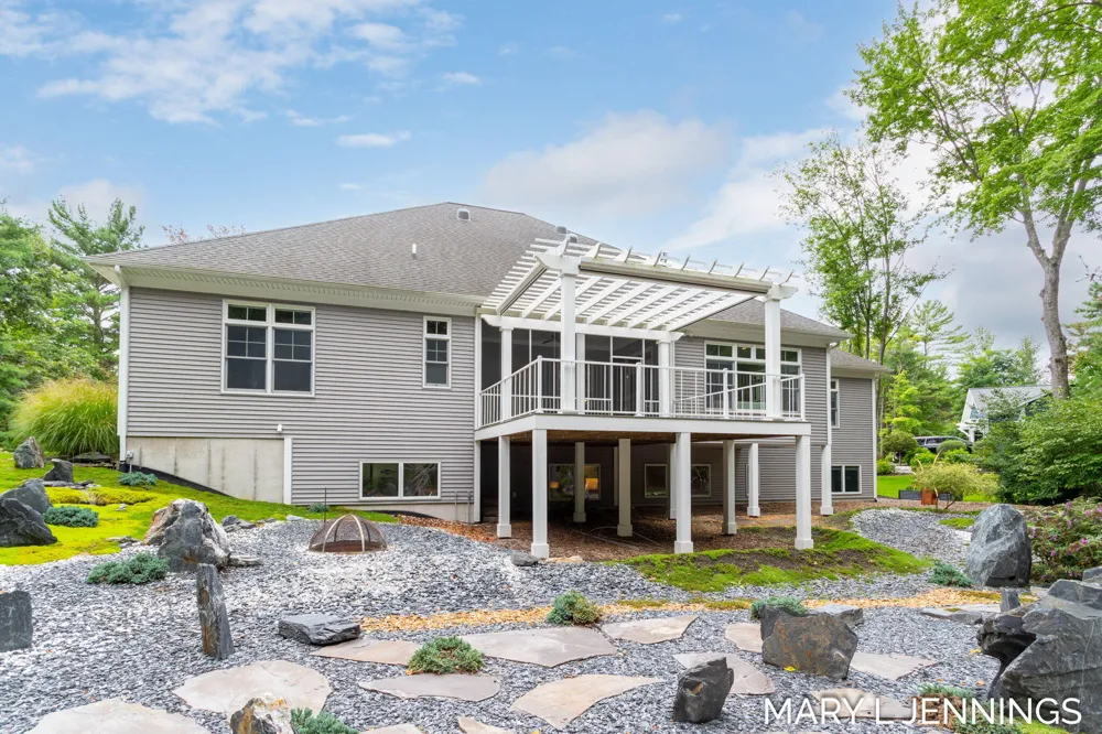 18624 Coventry Circle Spring Lake, MI 49456