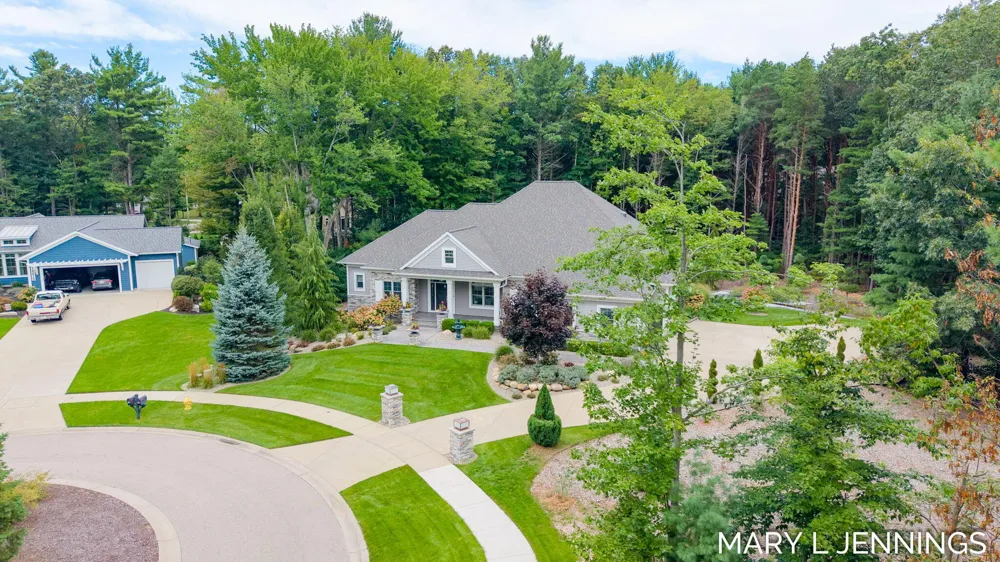 18624 Coventry Circle Spring Lake, MI 49456