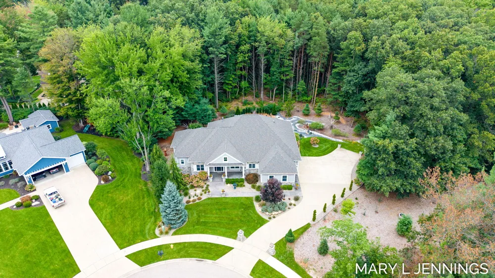 18624 Coventry Circle Spring Lake, MI 49456