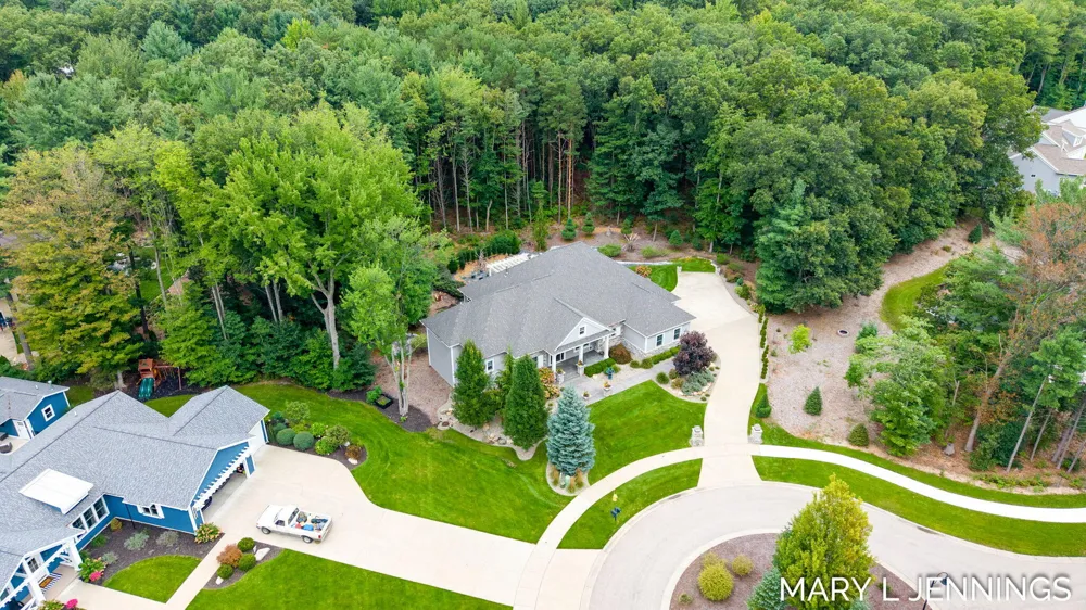 18624 Coventry Circle Spring Lake, MI 49456