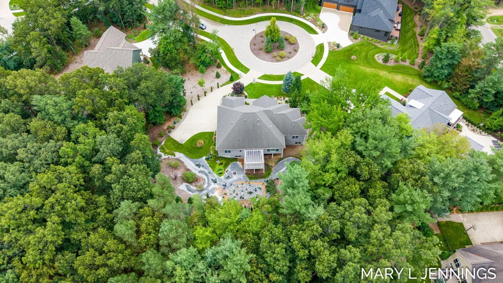 18624 Coventry Circle Spring Lake, MI 49456
