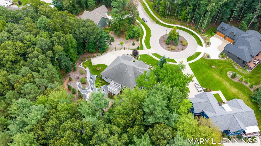 18624 Coventry Circle Spring Lake, MI 49456