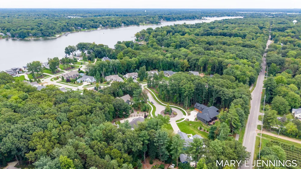 18624 Coventry Circle Spring Lake, MI 49456