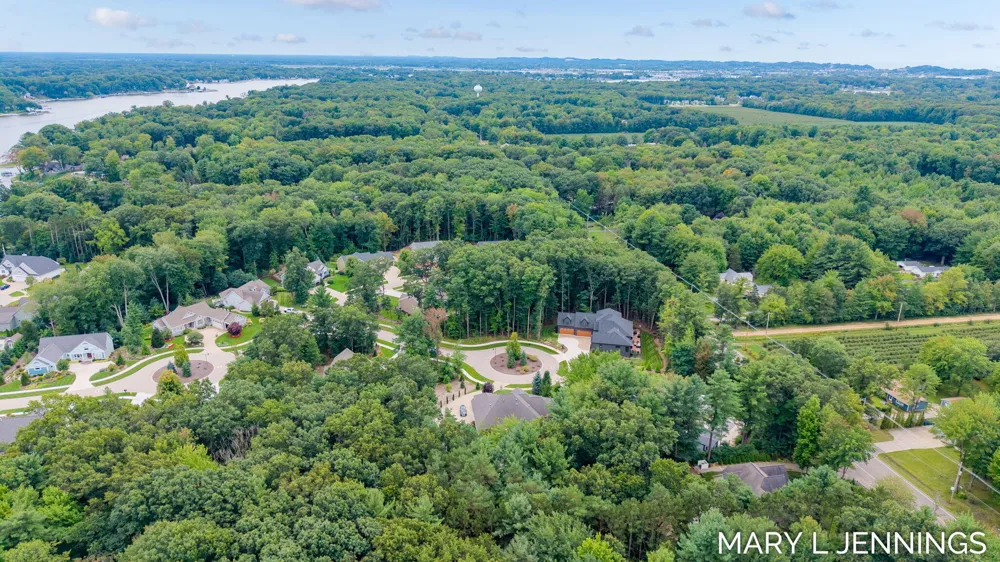 18624 Coventry Circle Spring Lake, MI 49456