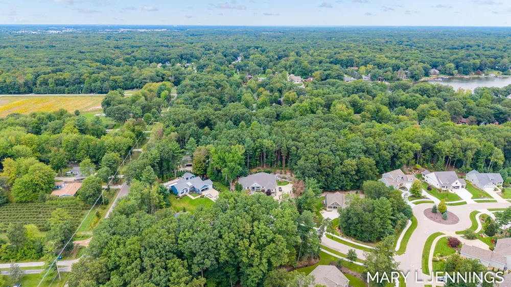 18624 Coventry Circle Spring Lake, MI 49456