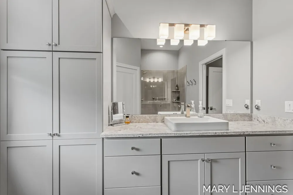 18624 Coventry Circle Spring Lake, MI 49456