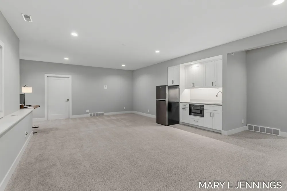 18624 Coventry Circle Spring Lake, MI 49456