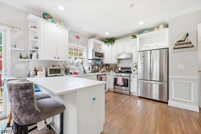 5 Old Bridge Rd Cedar Grove, NJ 07009