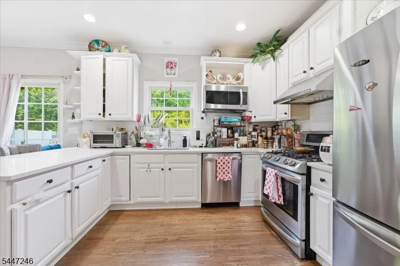 5 Old Bridge Rd Cedar Grove, NJ 07009