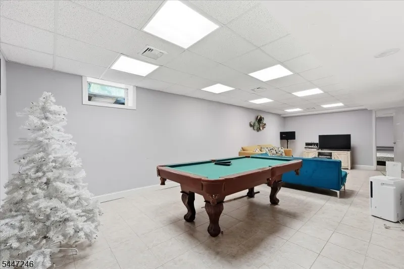 5 Old Bridge Rd Cedar Grove, NJ 07009