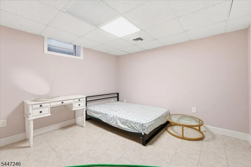 5 Old Bridge Rd Cedar Grove, NJ 07009