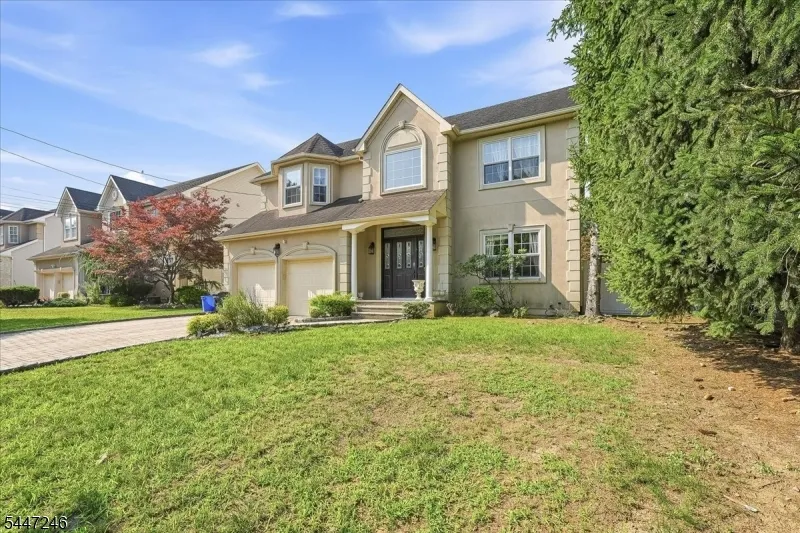 5 Old Bridge Rd Cedar Grove, NJ 07009