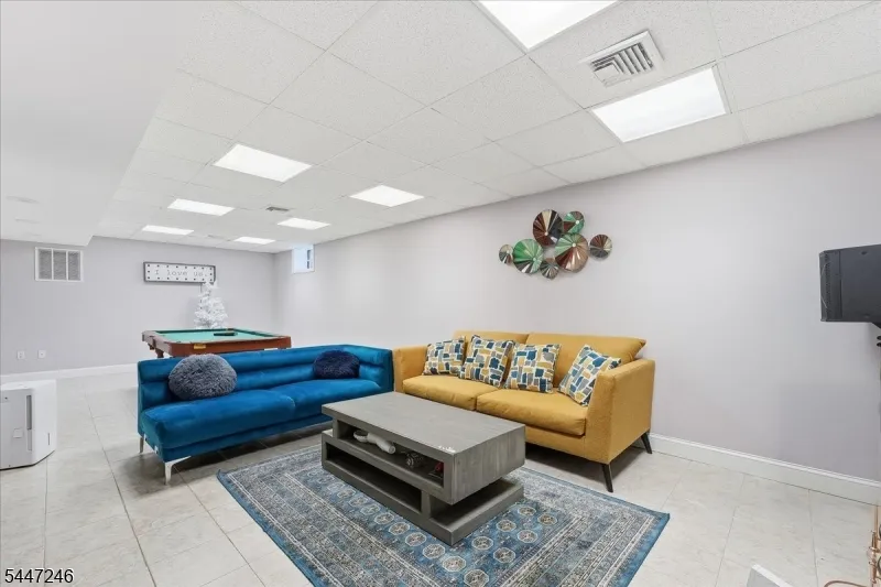 5 Old Bridge Rd Cedar Grove, NJ 07009
