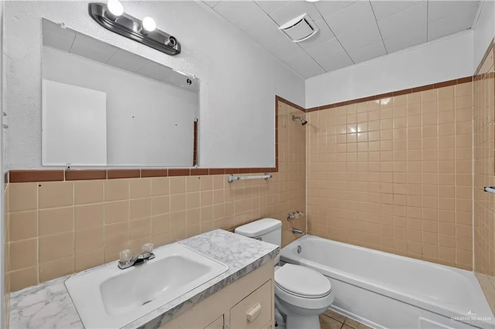 1120 Valley View Drive #B7 Weslaco, TX 78596