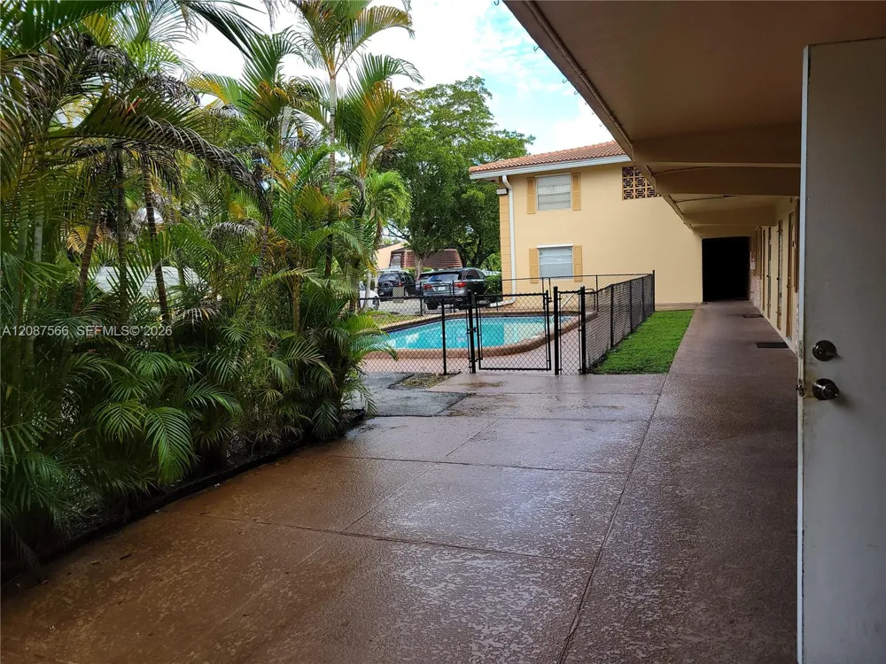 8704 NW 35th St #105 Coral Springs, FL 33065
