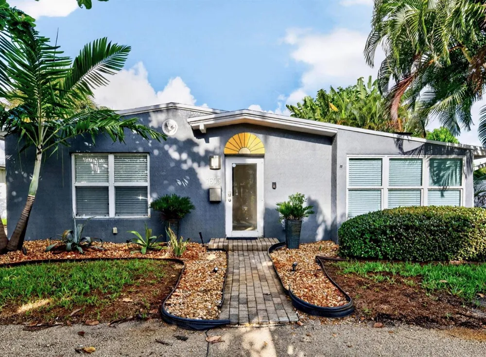 1605 NE 16th Avenue Fort Lauderdale, FL 33305