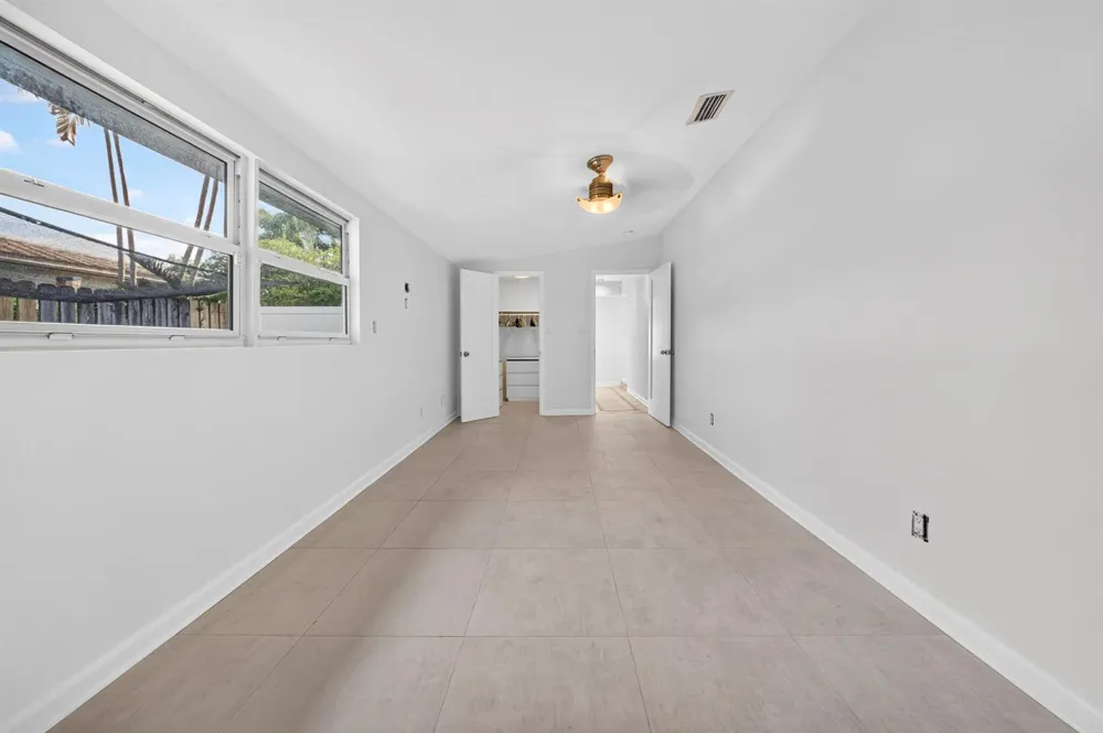 1605 NE 16th Avenue Fort Lauderdale, FL 33305