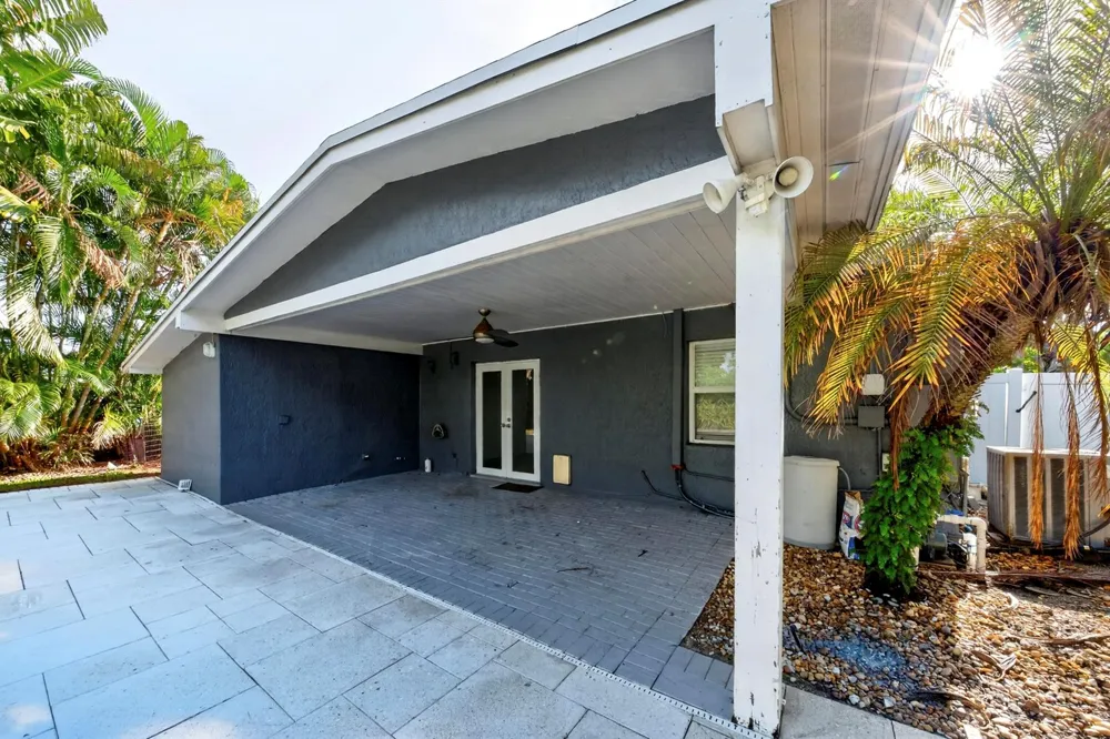 1605 NE 16th Avenue Fort Lauderdale, FL 33305