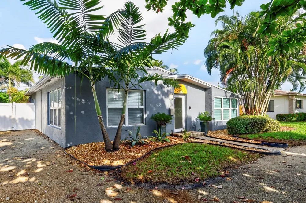 1605 NE 16th Avenue Fort Lauderdale, FL 33305