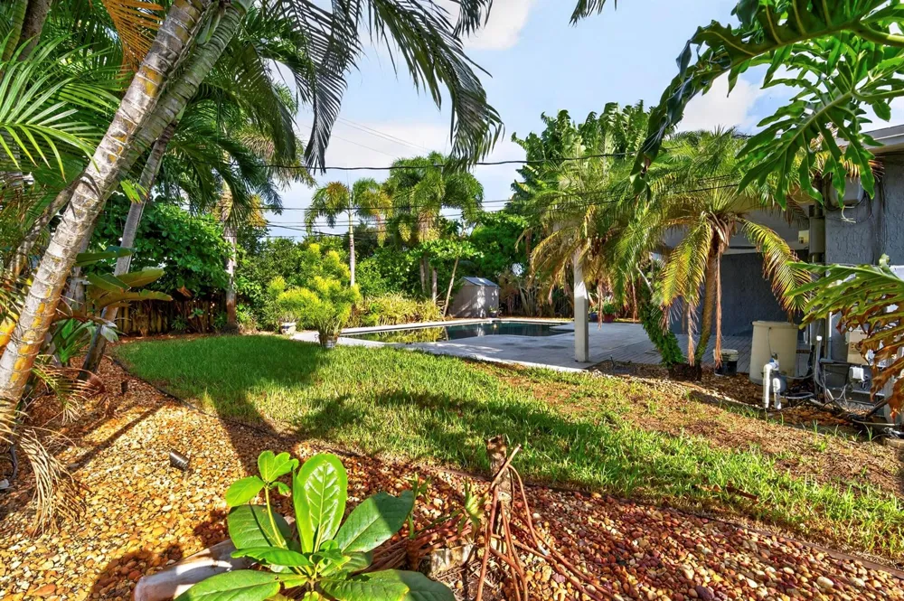 1605 NE 16th Avenue Fort Lauderdale, FL 33305