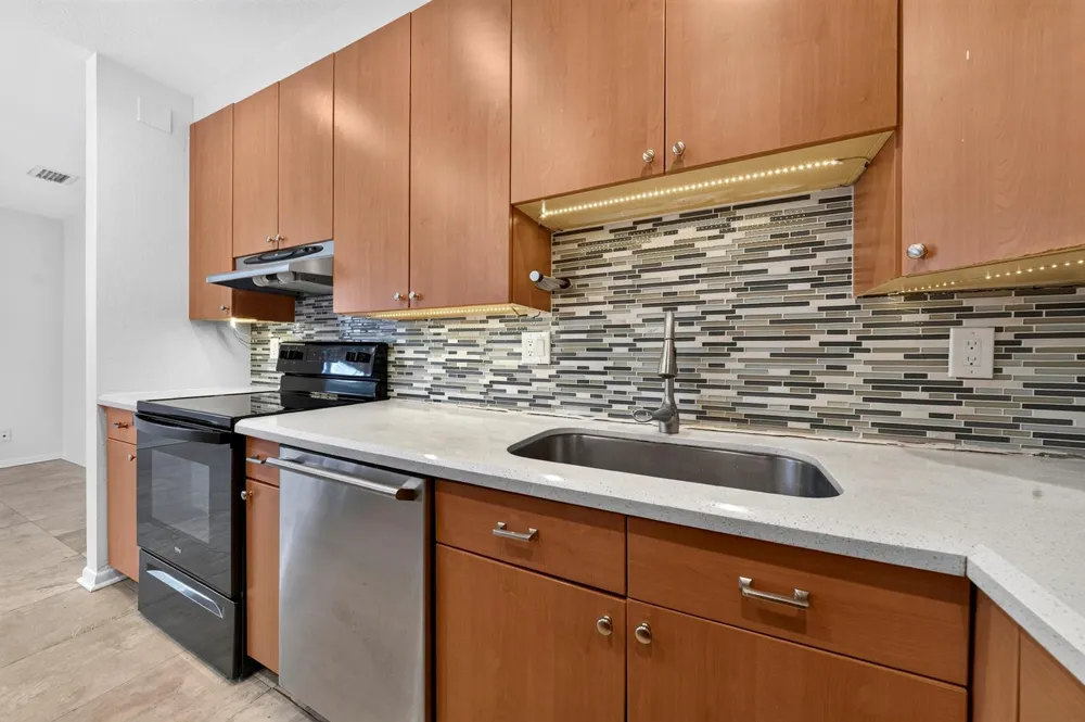 1605 NE 16th Avenue Fort Lauderdale, FL 33305