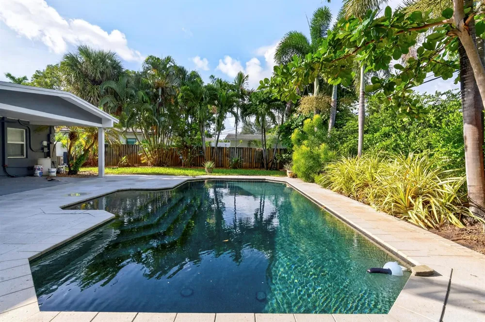 1605 NE 16th Avenue Fort Lauderdale, FL 33305