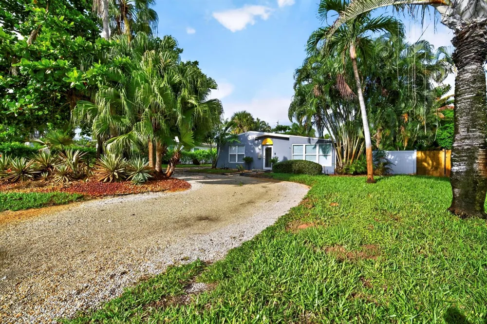 1605 NE 16th Avenue Fort Lauderdale, FL 33305